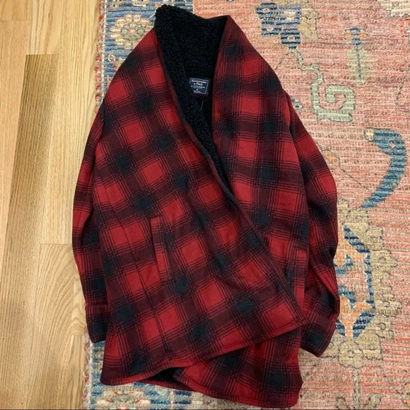 Abercrombie Red Plaid Sherpa Cardigan - Picture 2 of 3